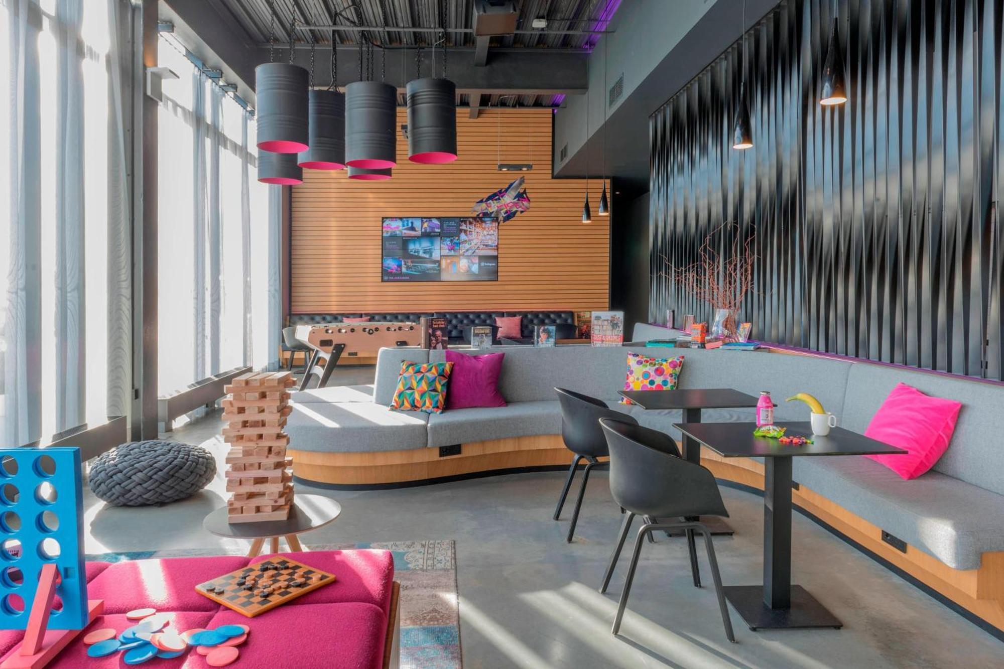Moxy Aberdeen Airport Dyce Exterior photo